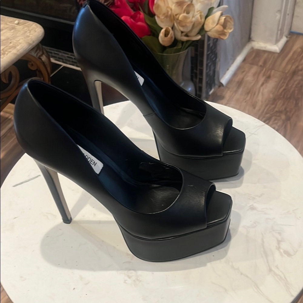 Steve Madden Black Platform Peep Toe Heels